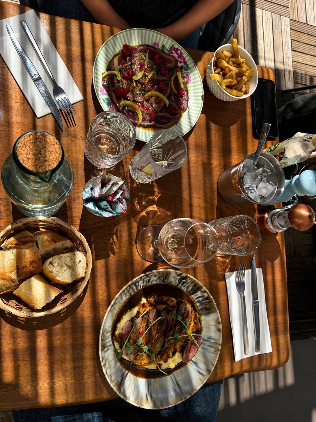 Ginger Pop work — scenography